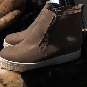 Women’s shoe